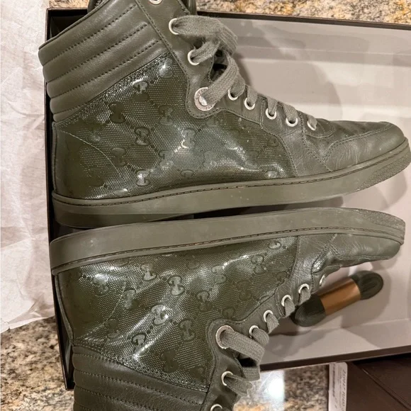 Authentic Gucci Men's Olive Lace-Up Shoes Size 8.0 - Picture 4 of 16